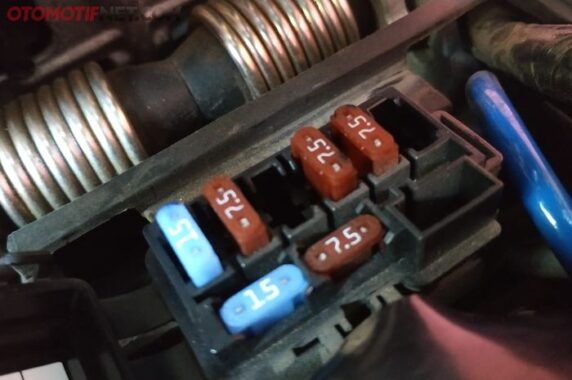 Sekring Motor Sering Putus? Ini 6 Penyebab Utama & Solusi Tepat Agar Tak Terulang Lagi - sekring motor sering putus
