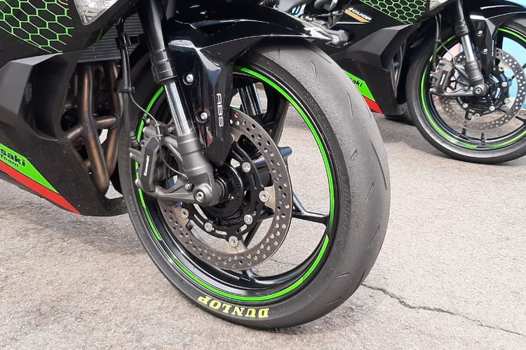 Daftar Ban Terbaik untuk ZX-25R