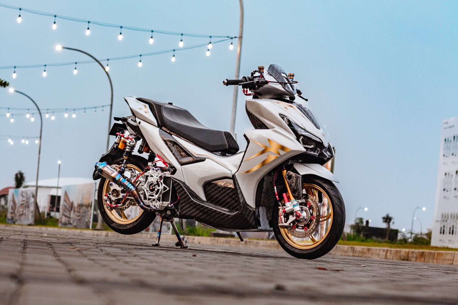 modifikasi Yamaha Aerox Alpha futuristik