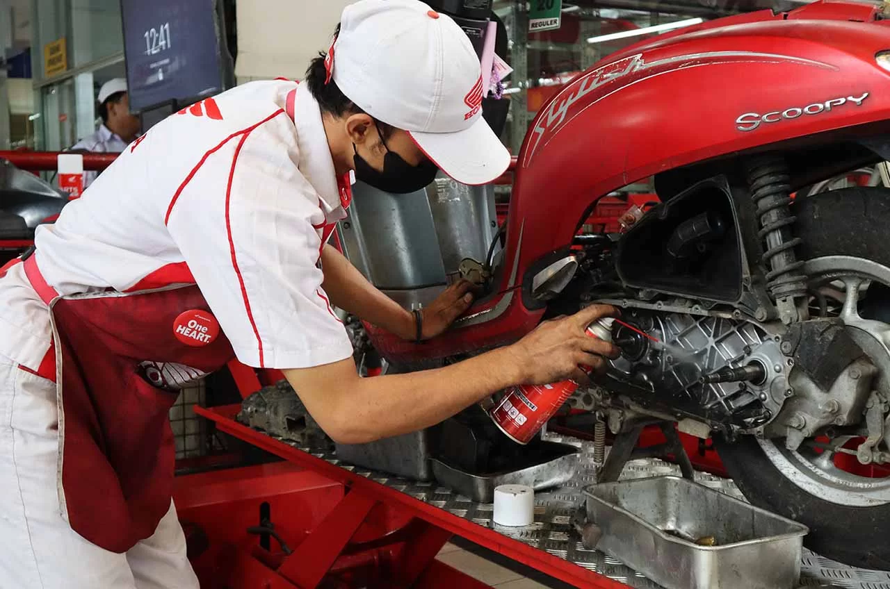 kebiasaan merawat motor matic