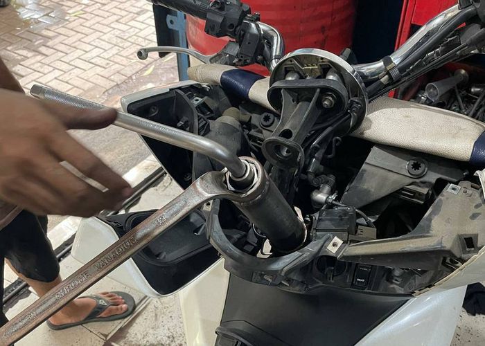 Biaya Ganti Komstir Motor Biaya Ganti Komstir Motor