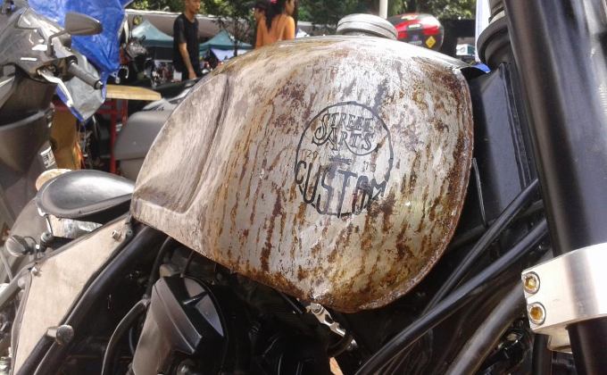 Menghilangkan Karat di Motor