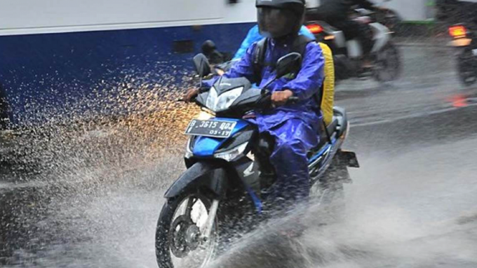 Dampak Air Hujan pada Motor Jika Tidak Langsung Dicuci