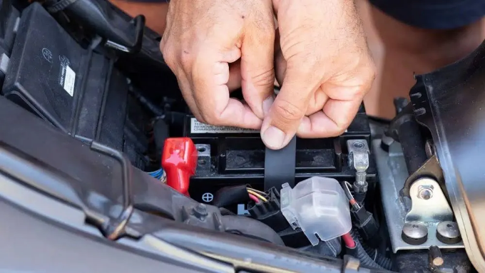 Komponen Penentu Biaya Ganti Aki Motor