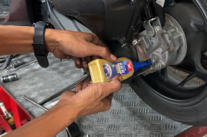 Ganti Oli Gardan Motor Matic